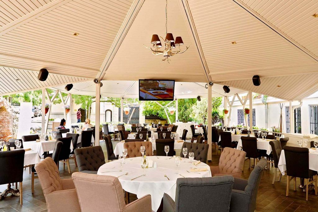 VICTORIA Цар Освободител е един от най-аристократичните ресторанти в целия столичен център